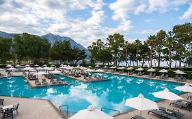 Paleros Beach Resort